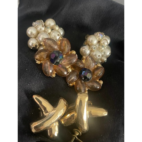 Vintage Bundle‎ of Clip On Earrings Jewelry - Picture 2 of 7